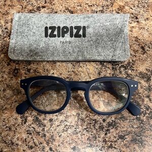 Izipizi Blue Round Glasses